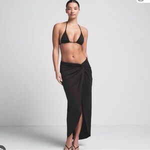 SKIMS Signature Swim Sorang Skirt in Onyx - Size